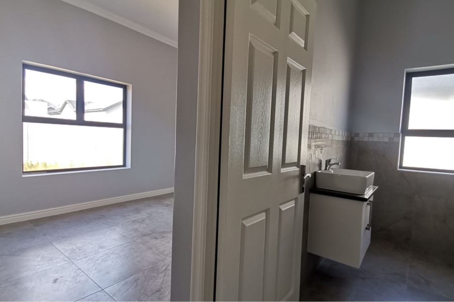 4 Bedroom Property for Sale in Paarl South Western Cape